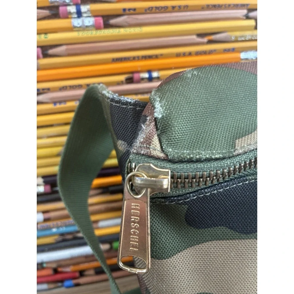 Herschel Supply‎ Co. Fifteen Hip Pack Woodland Camouflage